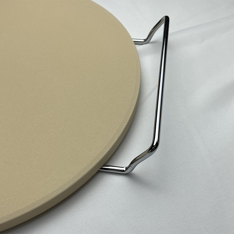 Round baking stone set with serving rack