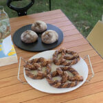 Round baking stone set with serving rack