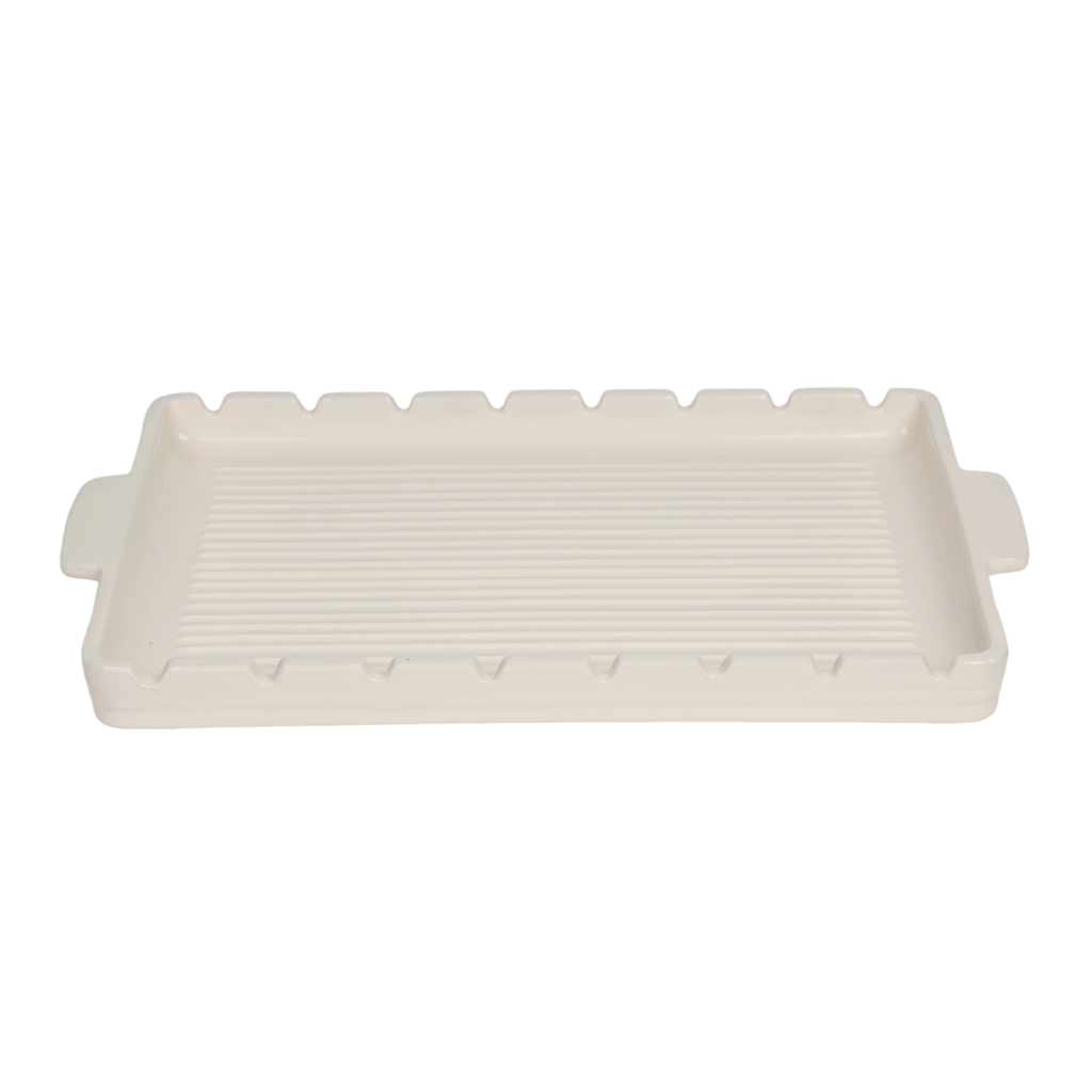 Barbecue plate with handle for skewers