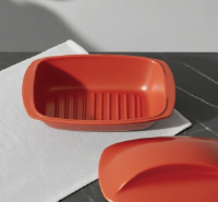 Ceramic baking tray detail